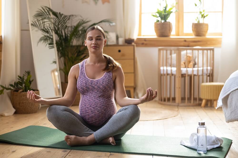 esercizi di yoga in gravidanza